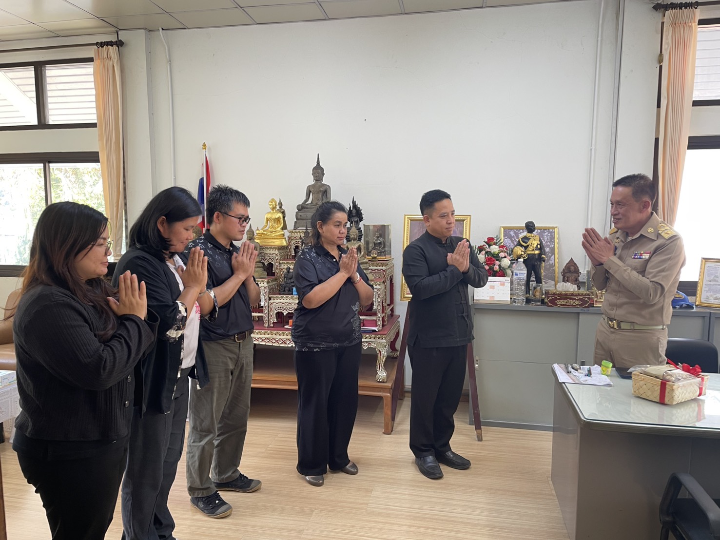 พช.สะเมิง  มอบกระเช้าอวยพรปีใหม่ 2569 และรับพรจากนายอำเภอสะเมิง 